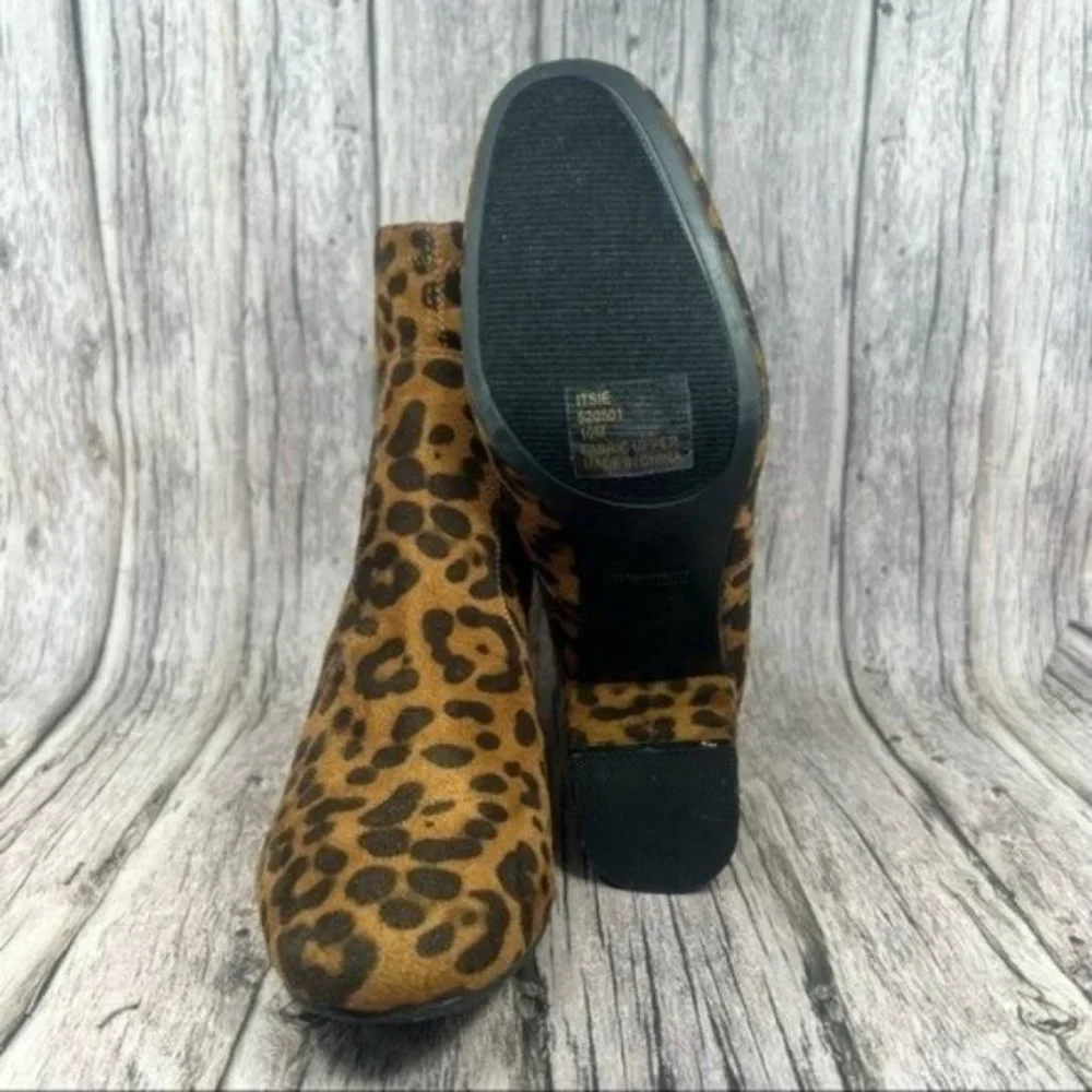 Sugar Itsie Women's Size 10 Leopard Stretch Ankle Boots - Picture 7 of 8